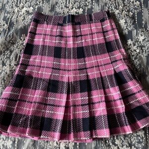 St. John Collection Pink and Dark Navy Pleated Skirt